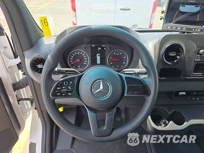 2024 Mercedes-Benz Sprinter 4500 Cab Chassis DRW 170.0" WB - zdjęcie 10 z 17 - miniatura