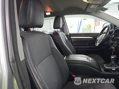 2016 Toyota Highlander LE Plus - zdjęcie 8 z 26 - miniatura