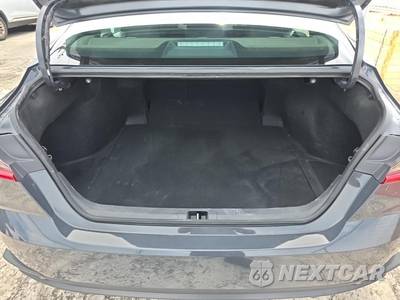 2025 Toyota Camry LE - zdjęcie 19 z 23 - miniatura