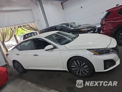 2023 Nissan Altima SV - zdjęcie 4 z 33 - miniatura