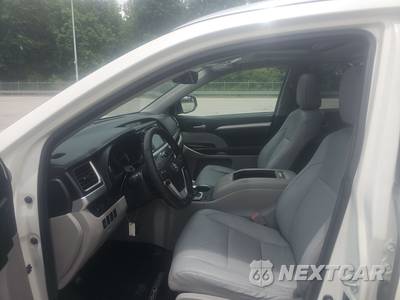 2017 Toyota Highlander XLE - zdjęcie 7 z 19 - miniatura