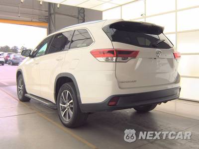 2017 Toyota Highlander XLE - zdjęcie 6 z 19 - miniatura