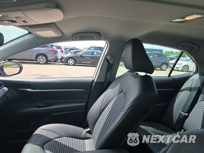 2023 Toyota Camry SE - zdjęcie 14 z 19 - miniatura