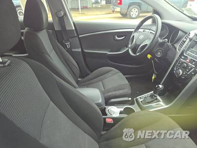2017 Hyundai Elantra GT Hatchback - zdjęcie 8 z 17 - miniatura