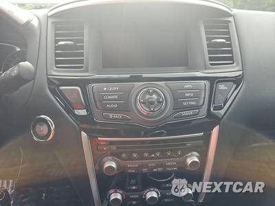 2020 Nissan Pathfinder S - zdjęcie 11 z 18 - miniatura