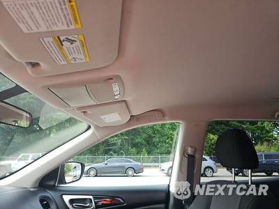 2020 Nissan Pathfinder S - zdjęcie 17 z 18 - miniatura