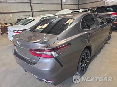 2024 Toyota Camry SE - zdjęcie 4 z 17 - miniatura