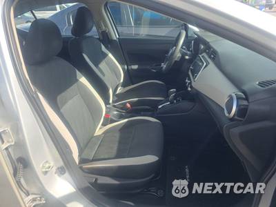 2021 Nissan Versa SV - zdjęcie 8 z 21 - miniatura