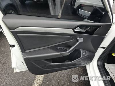 2019 Volkswagen Jetta R-Line - zdjęcie 9 z 27 - miniatura