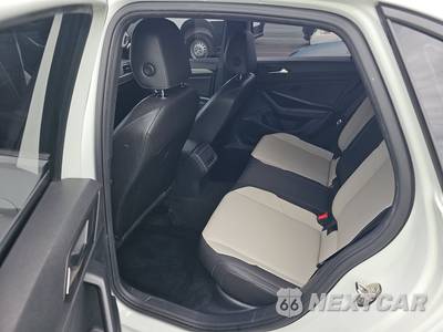 2019 Volkswagen Jetta R-Line - zdjęcie 13 z 27 - miniatura