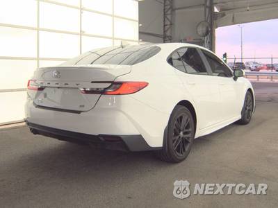 2025 Toyota Camry SE - zdjęcie 4 z 22 - miniatura
