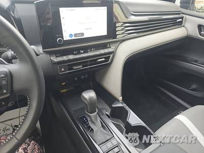 2025 Toyota Camry SE - zdjęcie 11 z 22 - miniatura