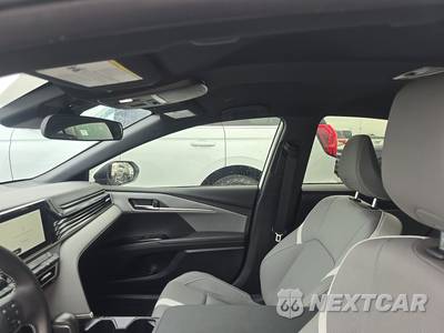 2025 Toyota Camry SE - zdjęcie 18 z 22 - miniatura