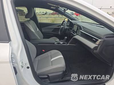 2025 Toyota Camry SE - zdjęcie 8 z 22 - miniatura