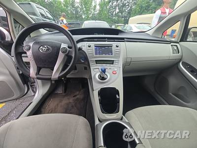 2015 Toyota Prius Three - zdjęcie 11 z 30 - miniatura