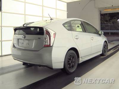 2015 Toyota Prius Three - zdjęcie 4 z 30 - miniatura