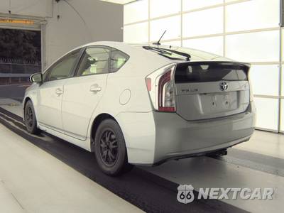 2015 Toyota Prius Three - zdjęcie 6 z 30 - miniatura