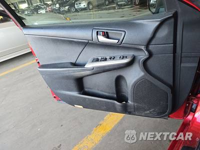 2012 Toyota Camry SE - zdjęcie 9 z 17 - miniatura
