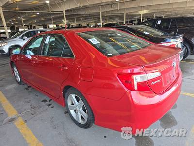 2012 Toyota Camry SE - zdjęcie 6 z 17 - miniatura