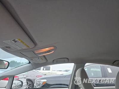 2015 Toyota Prius Two - zdjęcie 19 z 34 - miniatura