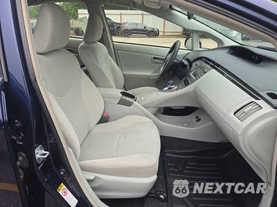 2015 Toyota Prius Two - zdjęcie 8 z 34 - miniatura