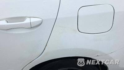 2014 Toyota Corolla LE - zdjęcie 34 z 43 - miniatura