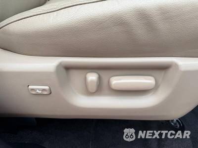 2012 Toyota Sequoia Platinum - zdjęcie 25 z 60 - miniatura