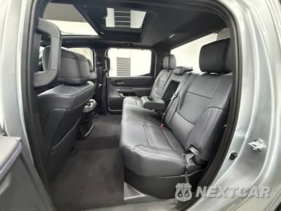 2026 Toyota Tundra Platinum Crew Cab Short Bed - zdjęcie 22 z 29 - miniatura