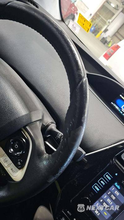 2017 Toyota Prius Four Touring - zdjęcie 27 z 43 - miniatura
