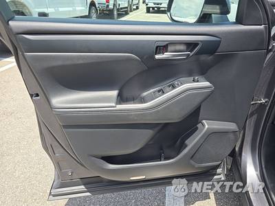 2021 Toyota Highlander XLE - zdjęcie 9 z 35 - miniatura
