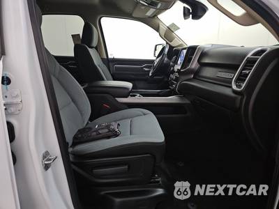 2020 Ram 1500 Big Horn Extended Cab Medium Bed - zdjęcie 8 z 19 - miniatura