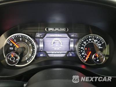 2020 Ram 1500 Big Horn Extended Cab Medium Bed - zdjęcie 12 z 19 - miniatura