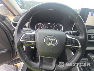 2023 Toyota Highlander LE - zdjęcie 10 z 32 - miniatura