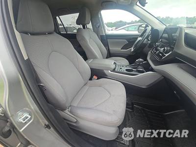 2023 Toyota Highlander LE - zdjęcie 8 z 32 - miniatura