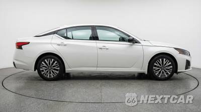 2025 Nissan Altima SV - zdjęcie 8 z 12 - miniatura