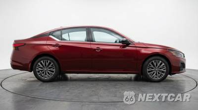 2025 Nissan Altima SV - zdjęcie 8 z 12 - miniatura