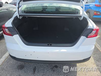 2025 Toyota Camry LE - zdjęcie 23 z 29 - miniatura