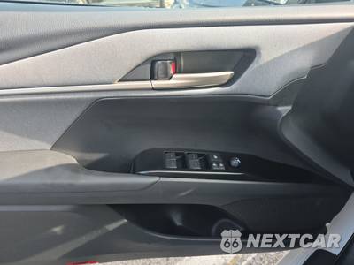 2025 Toyota Camry LE - zdjęcie 15 z 29 - miniatura