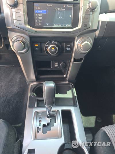 2017 Toyota 4Runner SR5 - zdjęcie 11 z 21 - miniatura