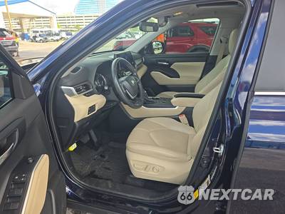 2023 Toyota Highlander XLE - zdjęcie 7 z 20 - miniatura