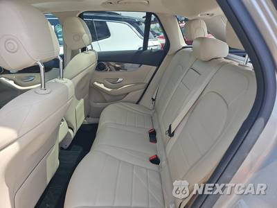 2019 Mercedes-Benz GLC 300 4MATIC - zdjęcie 13 z 31 - miniatura