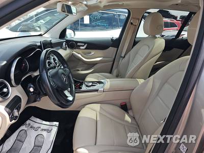 2019 Mercedes-Benz GLC 300 4MATIC - zdjęcie 7 z 31 - miniatura