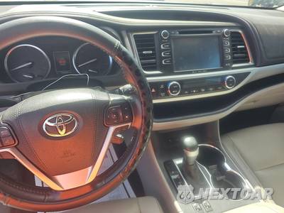 2019 Toyota Highlander XLE - zdjęcie 11 z 18 - miniatura