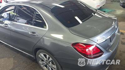 2021 Mercedes-Benz C 300 Sedan - zdjęcie 19 z 34 - miniatura
