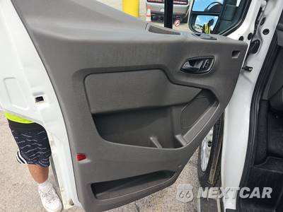 2025 Ford Transit 250 Cargo Van Low Roof 130.0" WB - zdjęcie 9 z 21 - miniatura