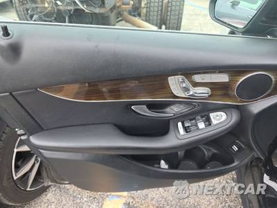 2019 Mercedes-Benz GLC 300 4MATIC - zdjęcie 14 z 19 - miniatura