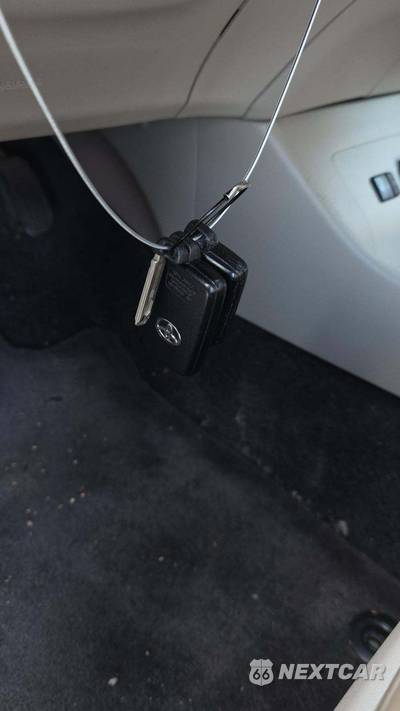 2012 Toyota Prius Four - zdjęcie 18 z 34 - miniatura
