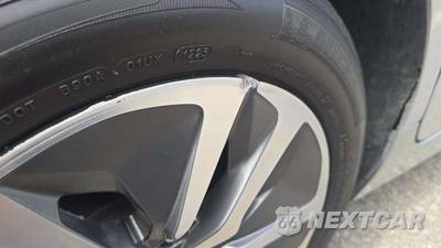 2018 Toyota Camry Hybrid LE - zdjęcie 31 z 38 - miniatura
