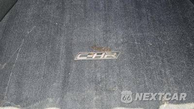 2019 Toyota C-HR XLE - zdjęcie 28 z 39 - miniatura