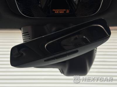 2025 Mercedes-Benz GLC 350e - zdjęcie 37 z 48 - miniatura